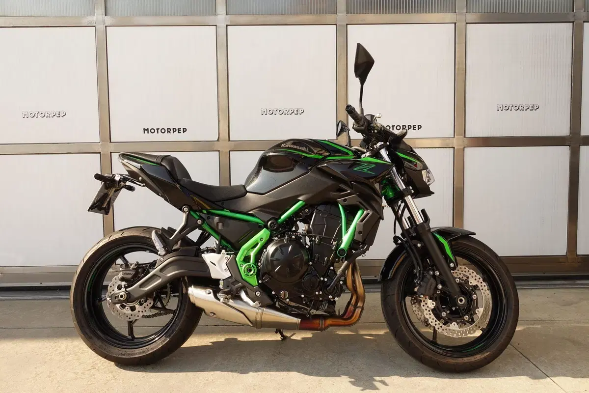 Kawasaki Z 650 (2025 - 26) (2)