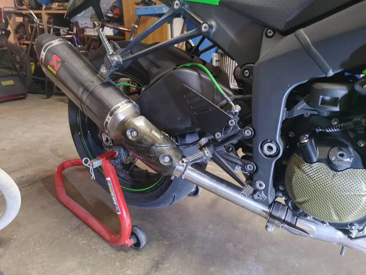 Kawasaki Ninja 600 ZX-6R (2009 - 16) (4)