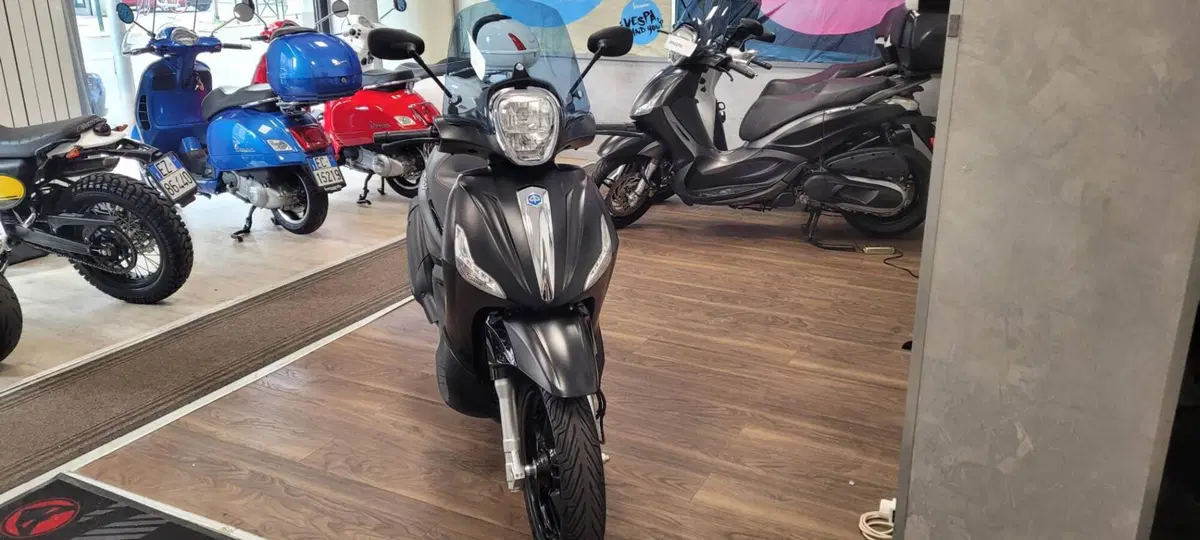 Piaggio Beverly 350 Police ABS-ASR (2018 - 20) (2)