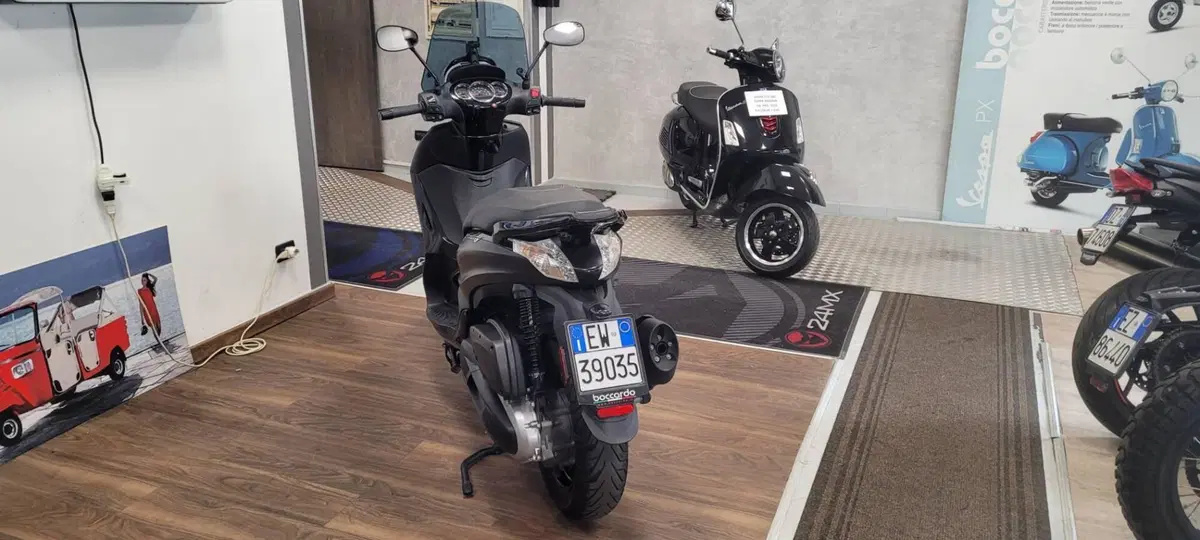 Piaggio Beverly 350 Police ABS-ASR (2018 - 20) (3)