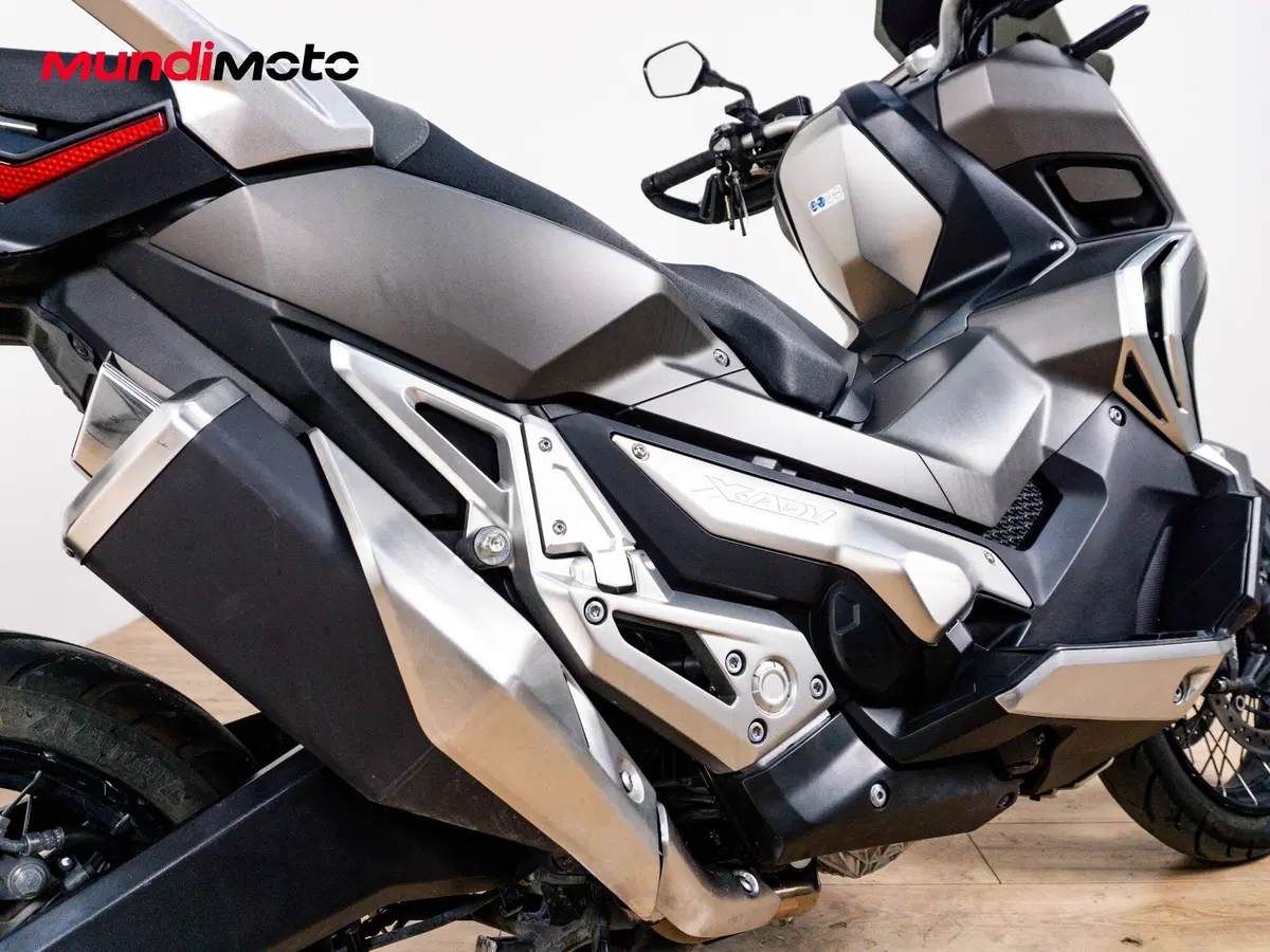 Honda X-ADV 750 (2017) (4)