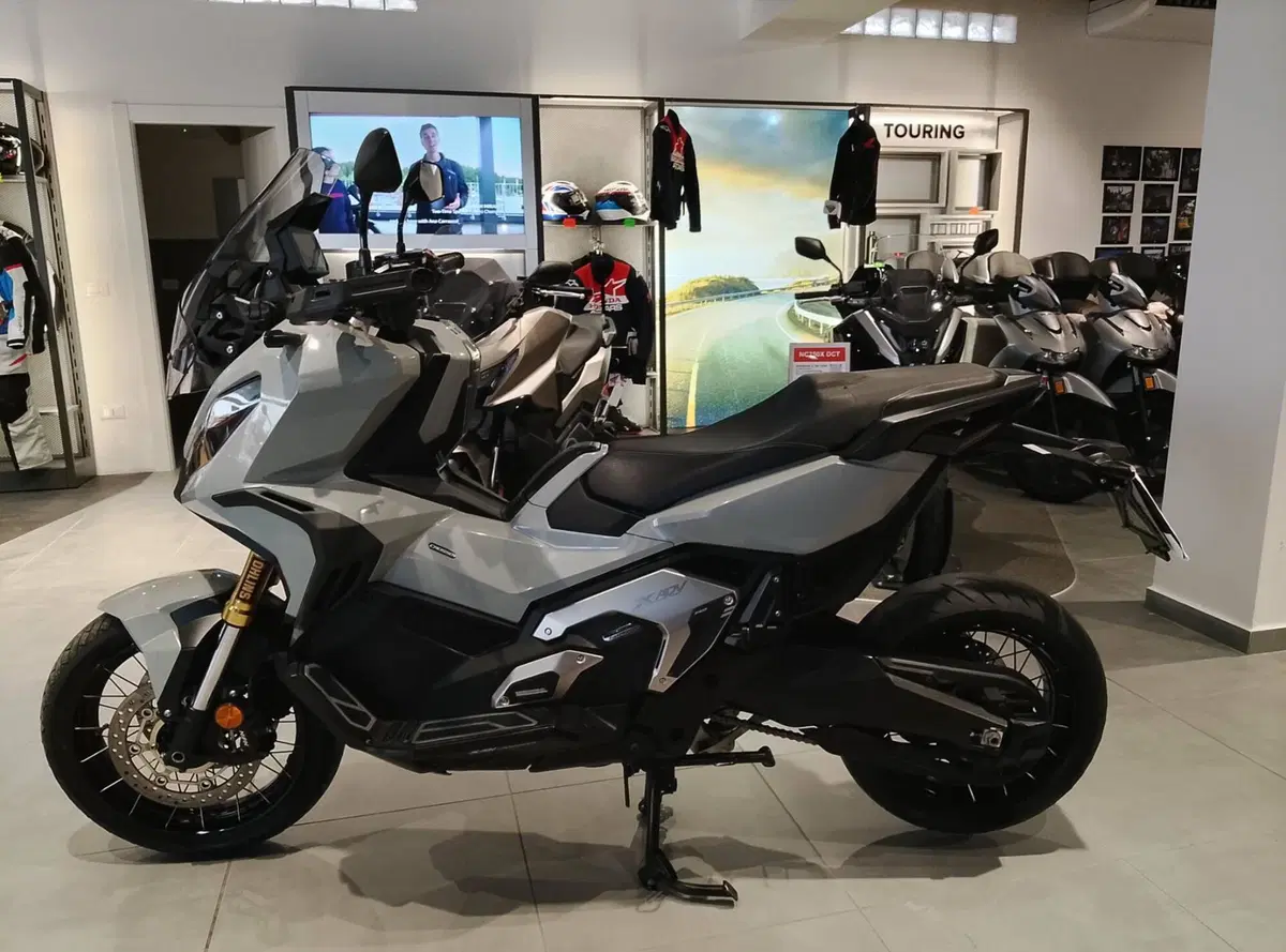 Honda X-ADV 750 DCT (2021 - 24) (2)