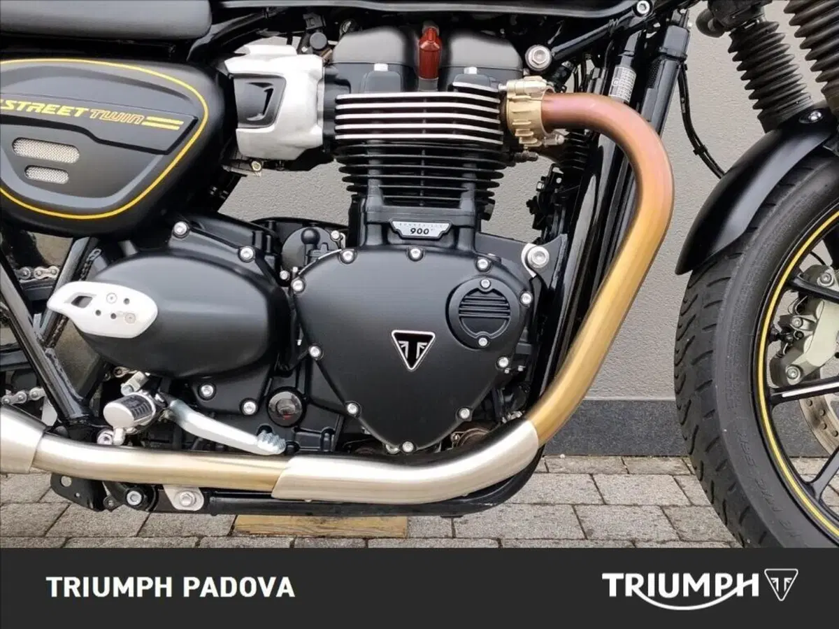 Triumph Street Twin 900 (2021 - 22) (3)
