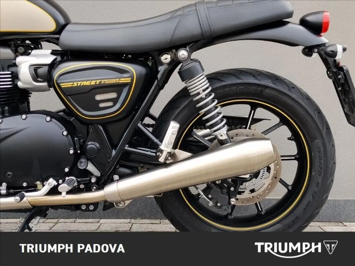 Triumph Street Twin 900 (2021 - 22) (7)