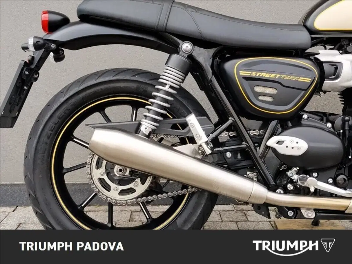 Triumph Street Twin 900 (2021 - 22) (2)