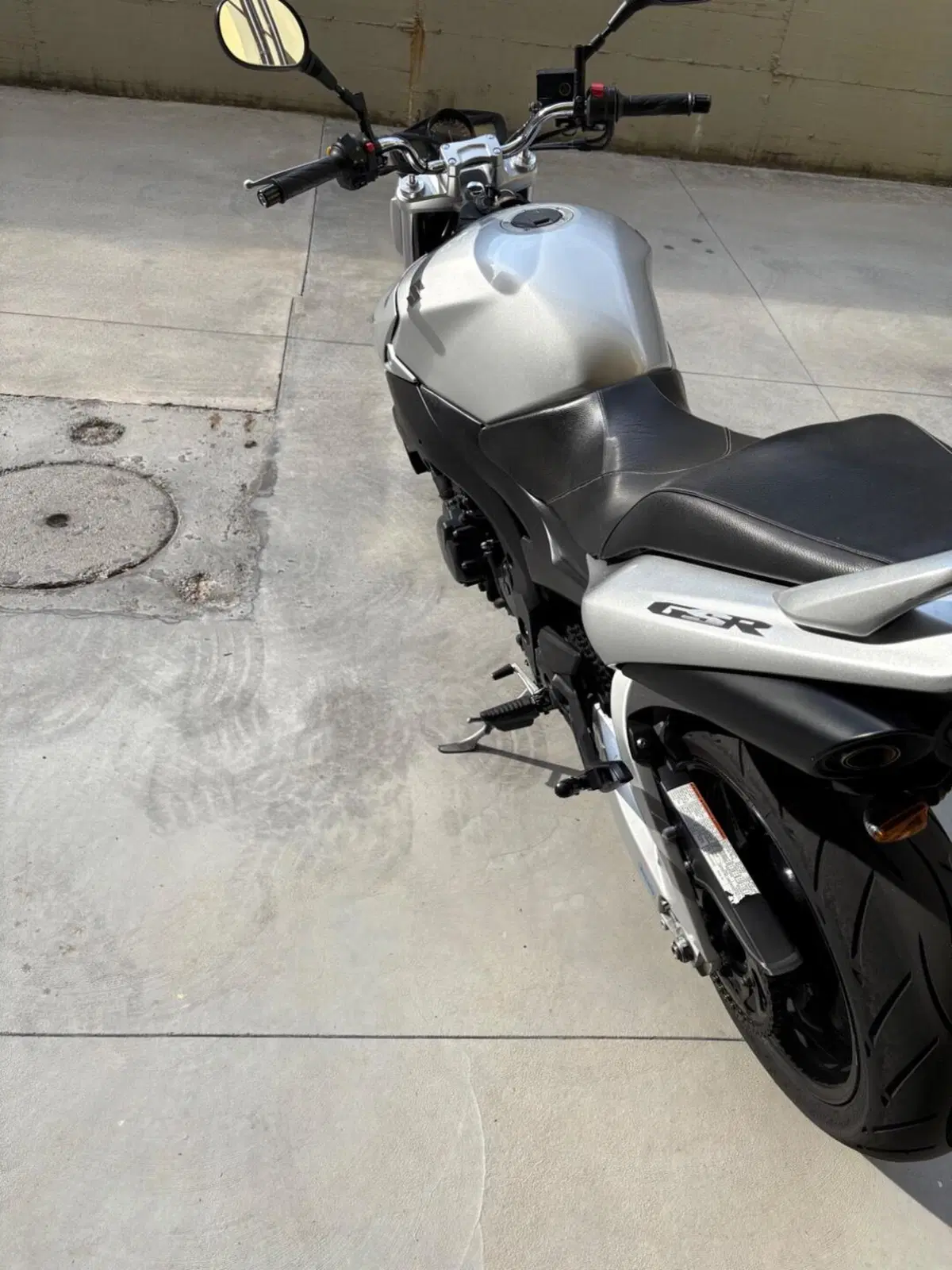 Suzuki GSR 600 (2006 - 11) (4)