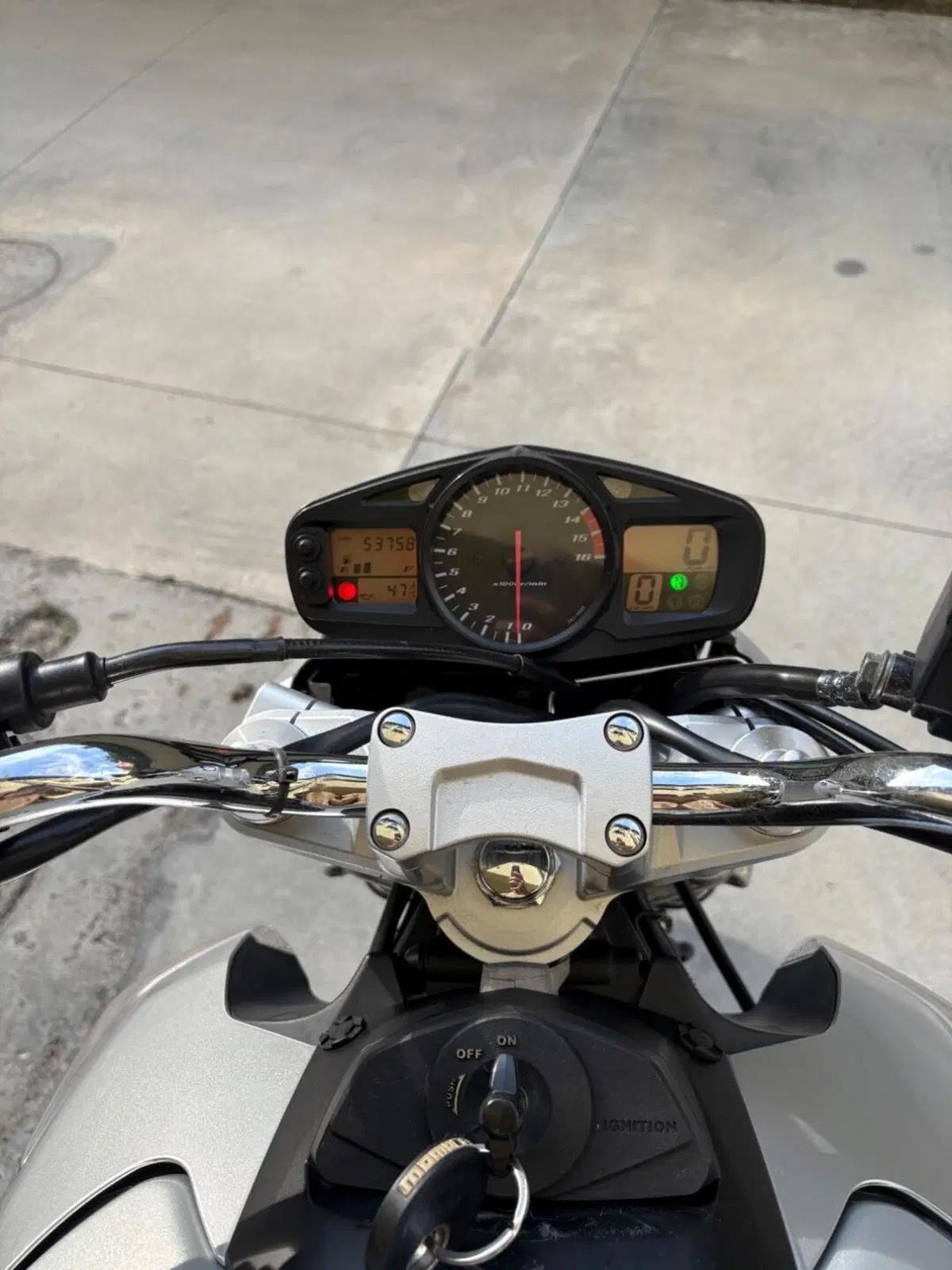 Suzuki GSR 600 (2006 - 11) (5)