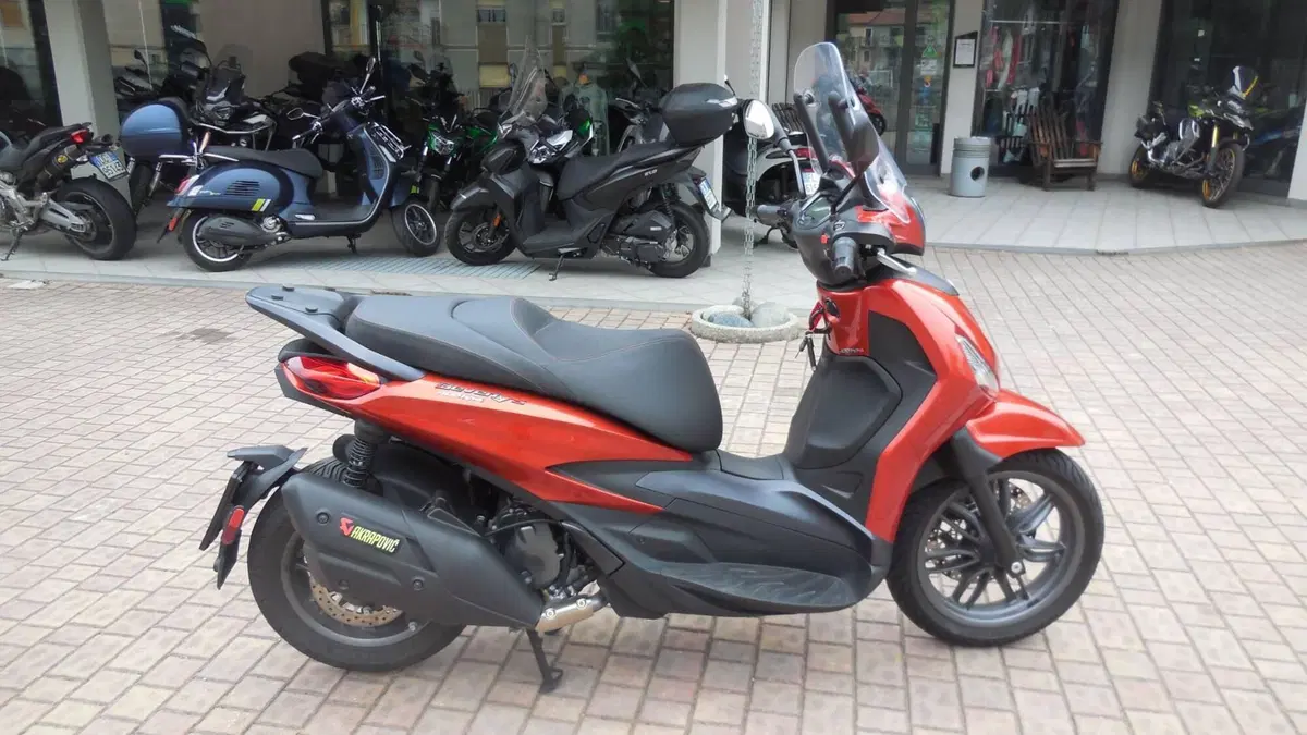 Piaggio Beverly 400 S ABS-ASR (2021 - 24) (2)