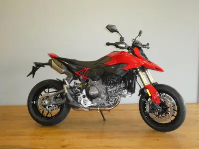 Ducati Hypermotard V2 (2026) usata