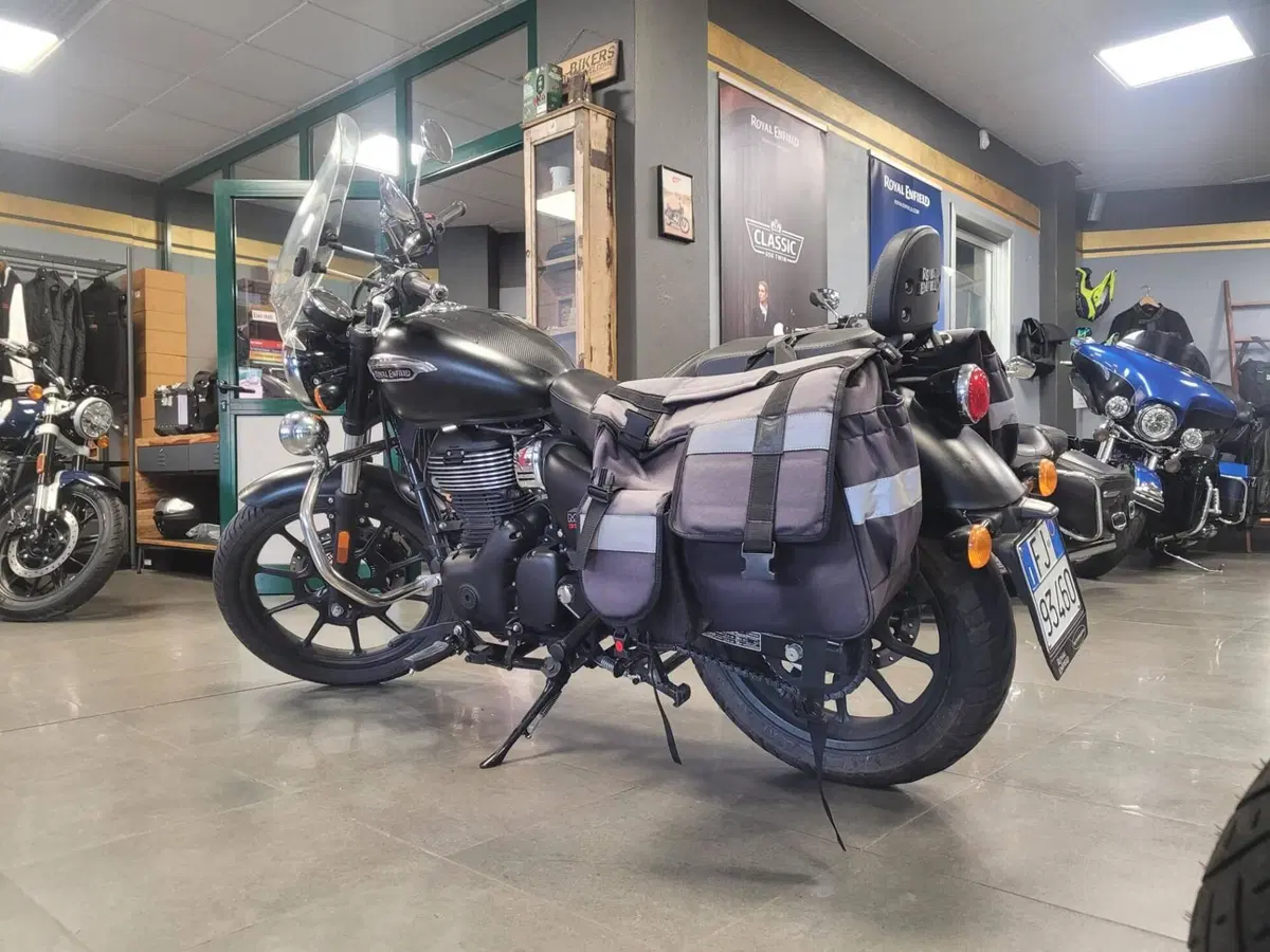 Royal Enfield Meteor 350 (2021 - 26) (3)