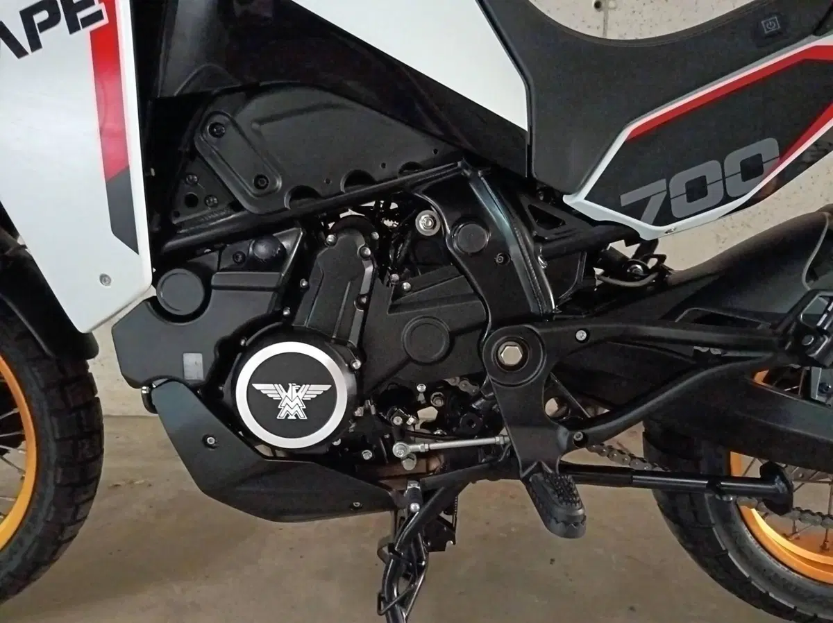 Moto Morini X-Cape 700 Gold Edition (2025 - 26) (8)