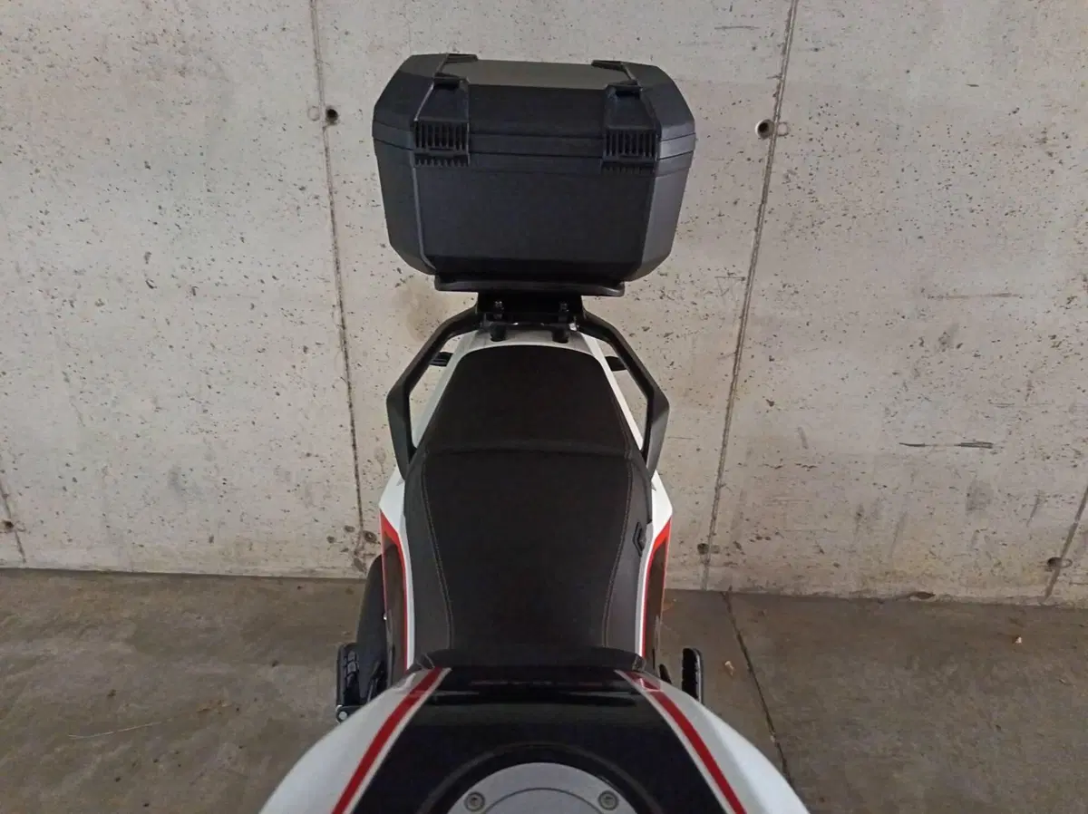 Moto Morini X-Cape 700 Gold Edition (2025 - 26) (12)