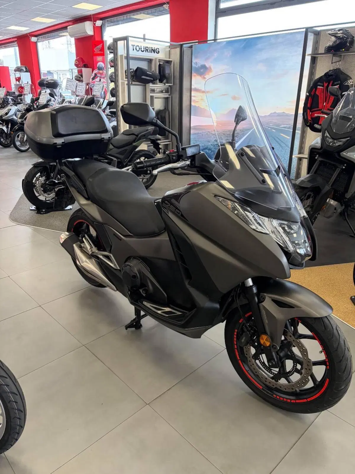 Honda Integra 750 DCT (2016 - 17) (2)