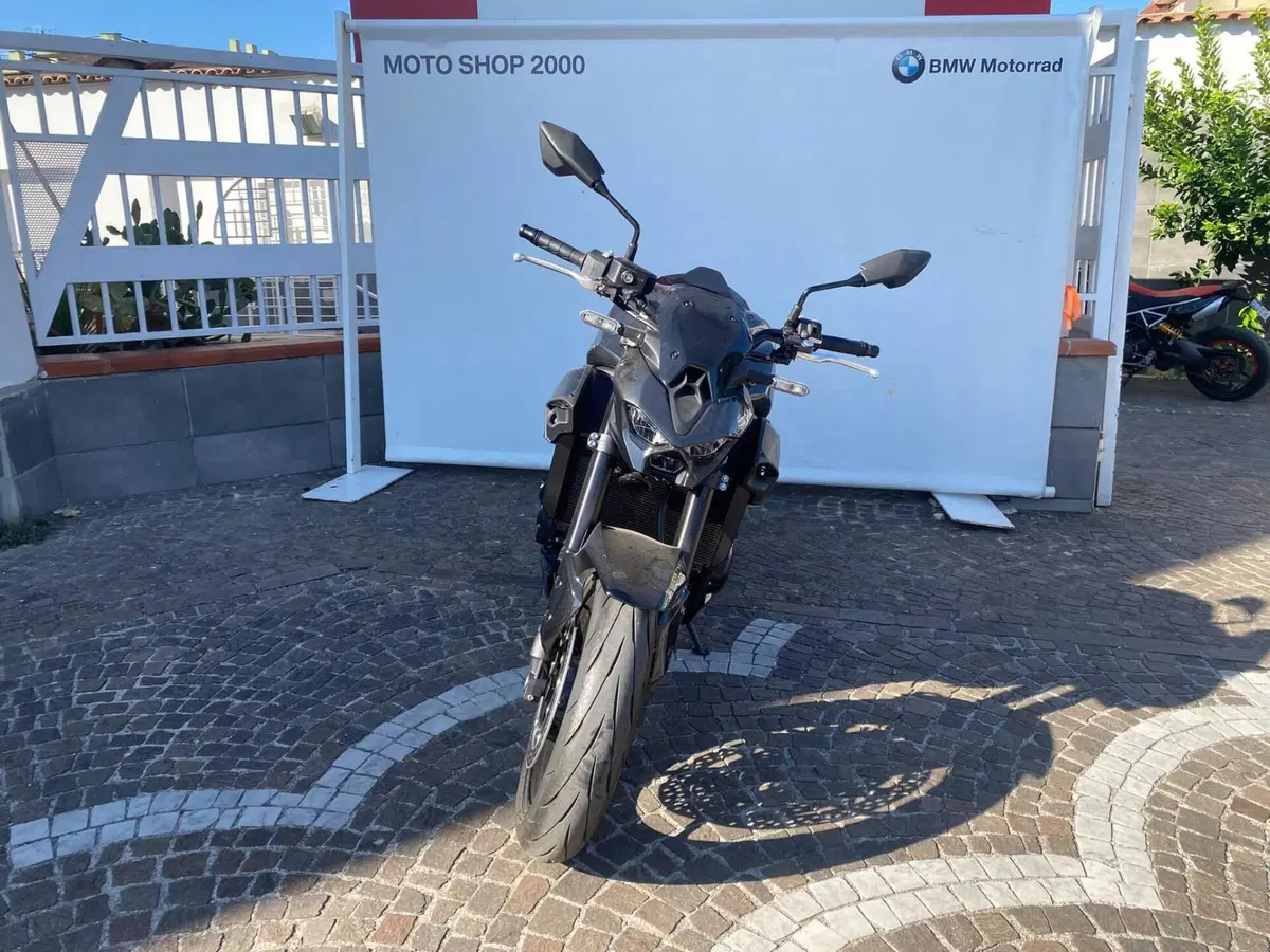 Kawasaki Z 900 (2025 - 26) (4)