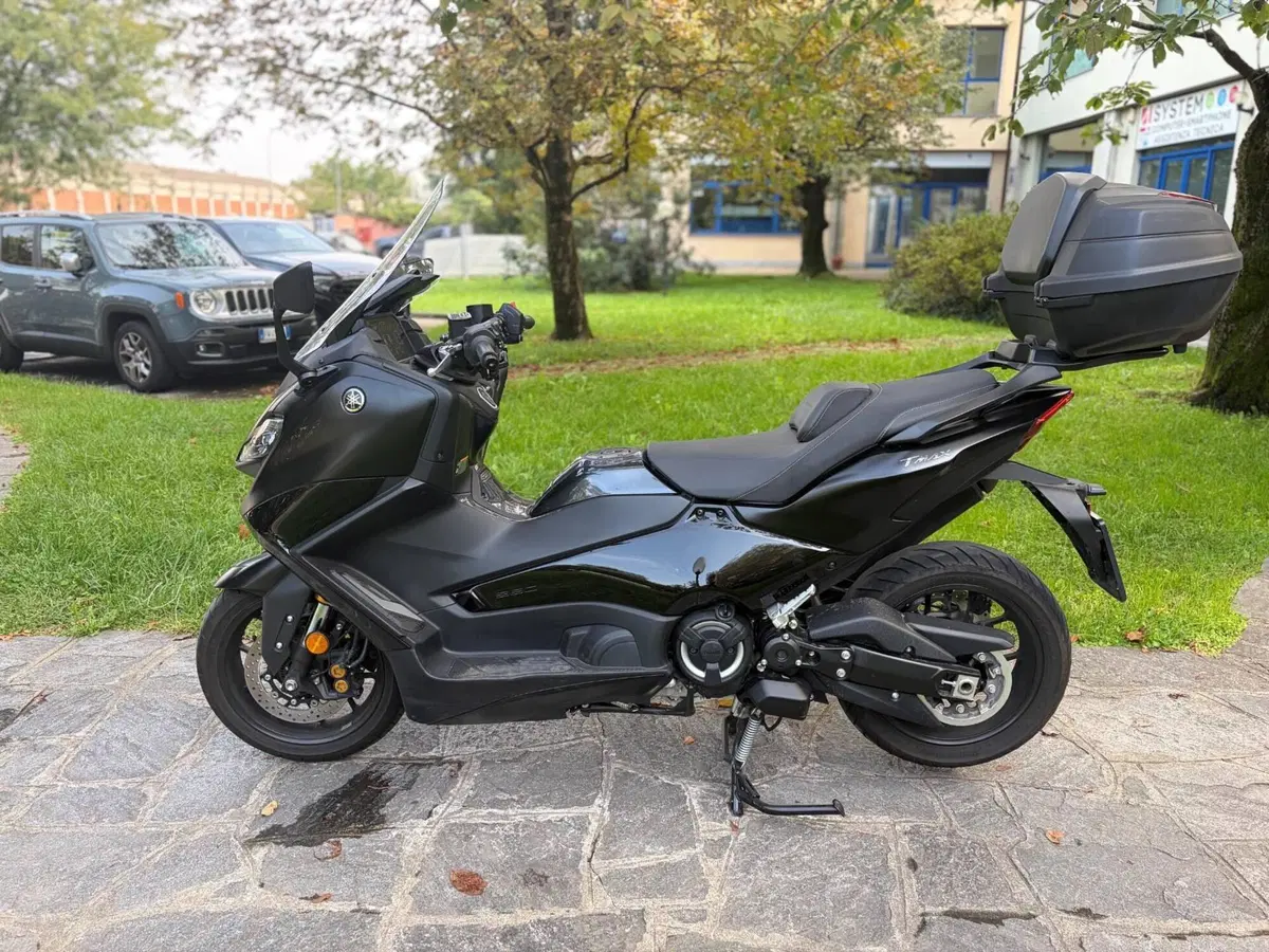 Yamaha T-Max 560 (2022 - 24)