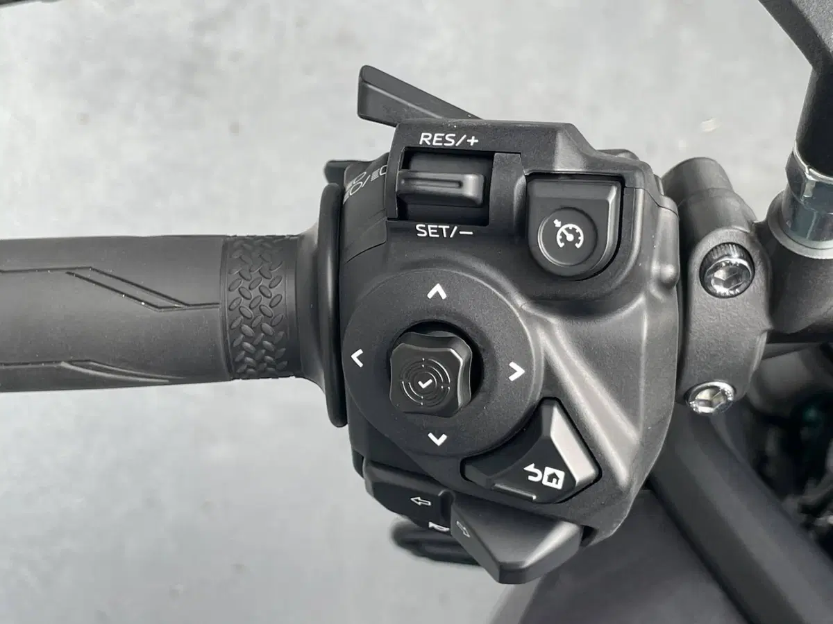 Yamaha MT-09 Y-AMT (2024 - 26) (11)
