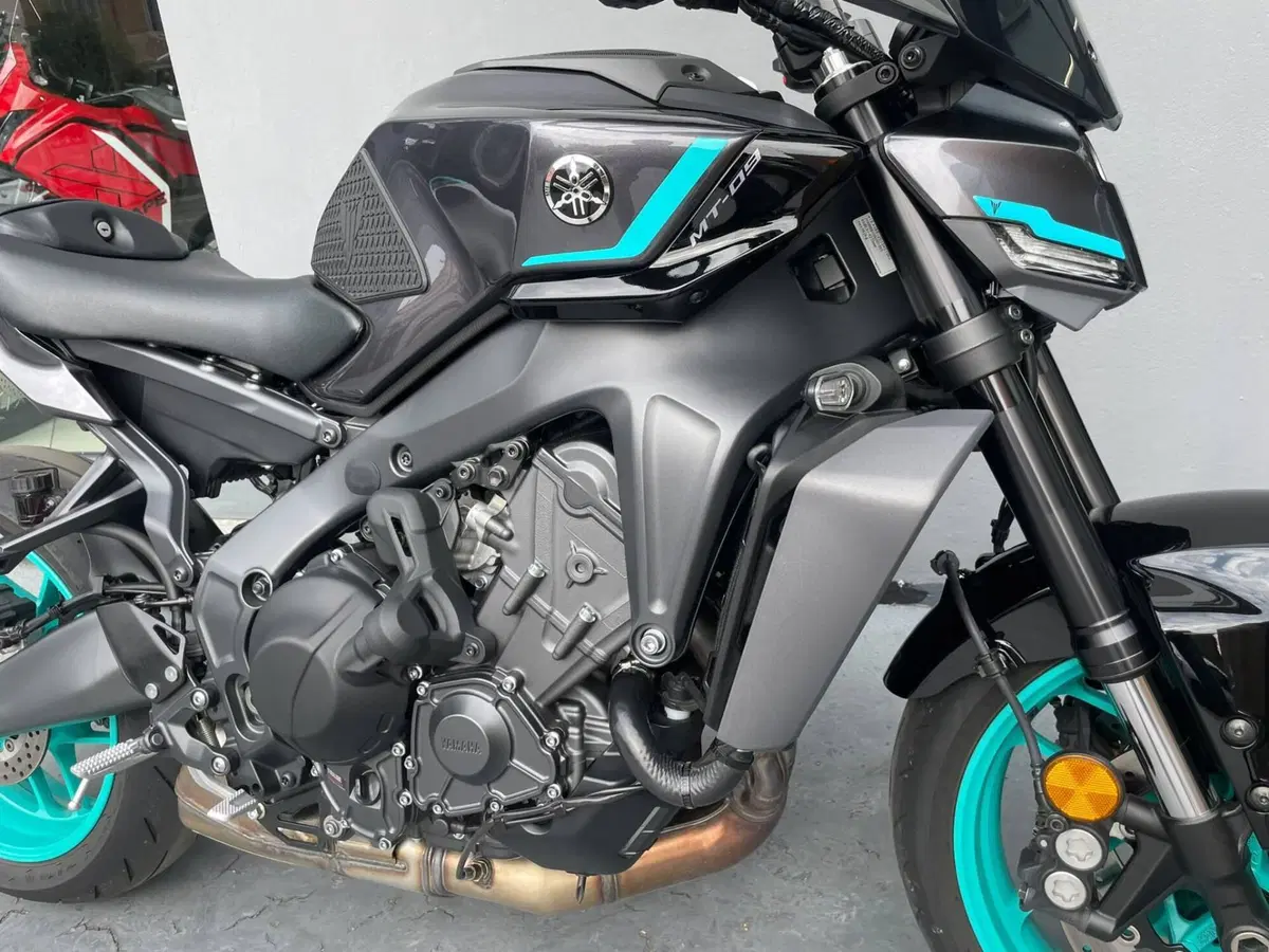Yamaha MT-09 Y-AMT (2024 - 26) (2)