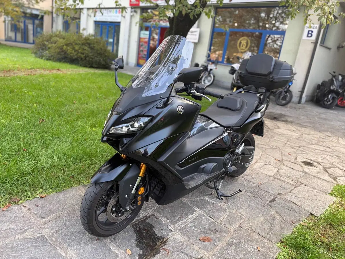 Yamaha T-Max 560 (2022 - 24) (2)