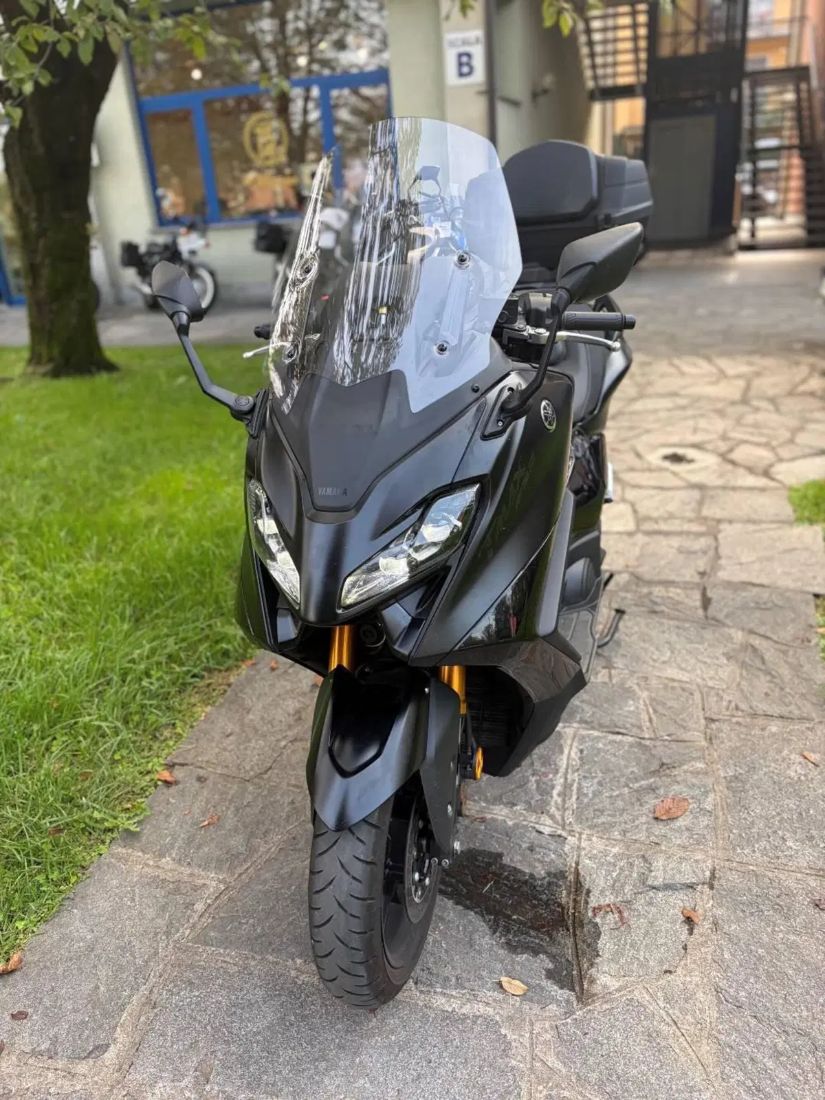 Yamaha T-Max 560 (2022 - 24) (3)