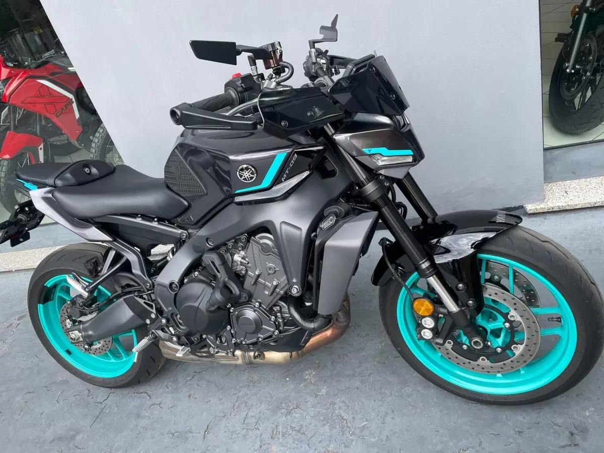 Yamaha MT-09 Y-AMT (2024 - 26) (3)