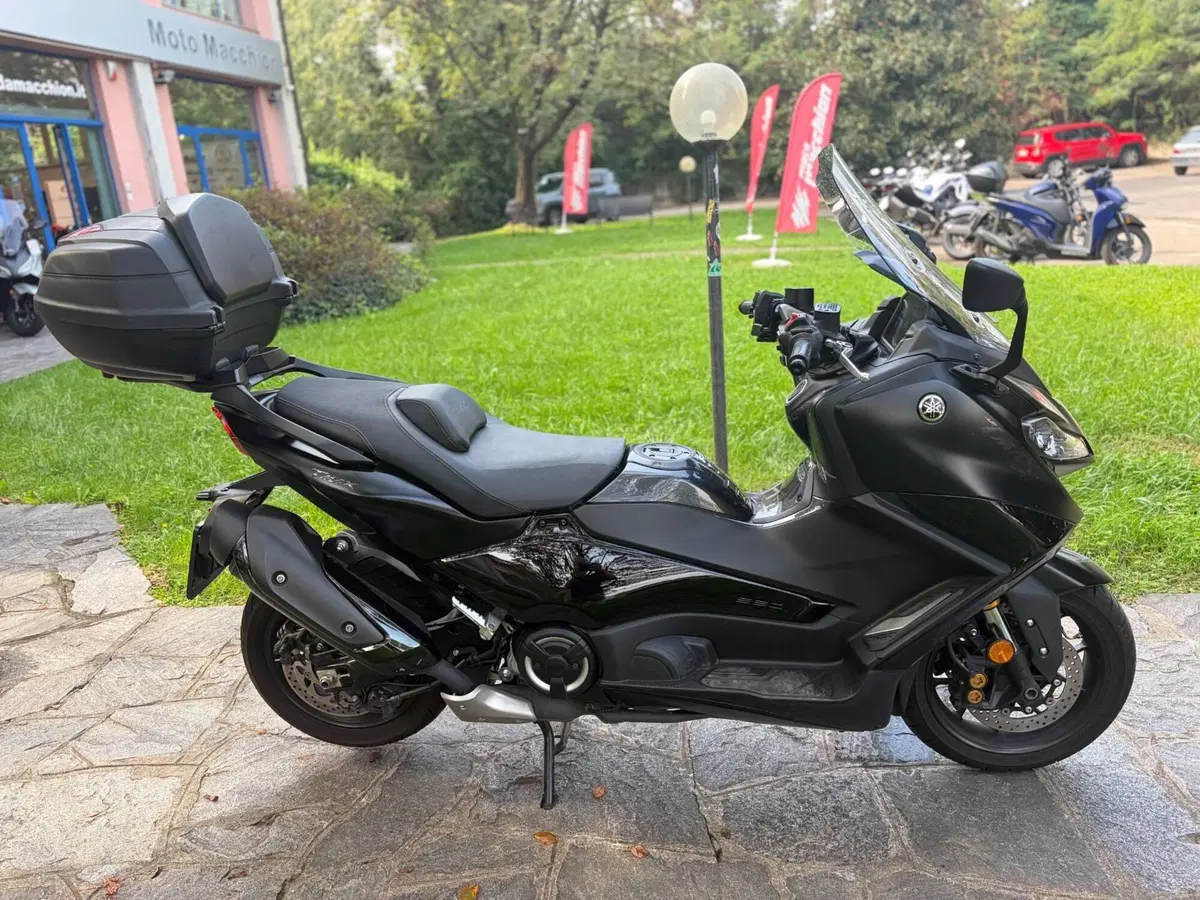 Yamaha T-Max 560 (2022 - 24) (5)