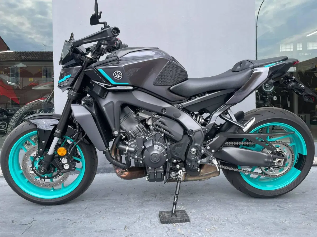 Yamaha MT-09 Y-AMT (2024 - 26) (9)