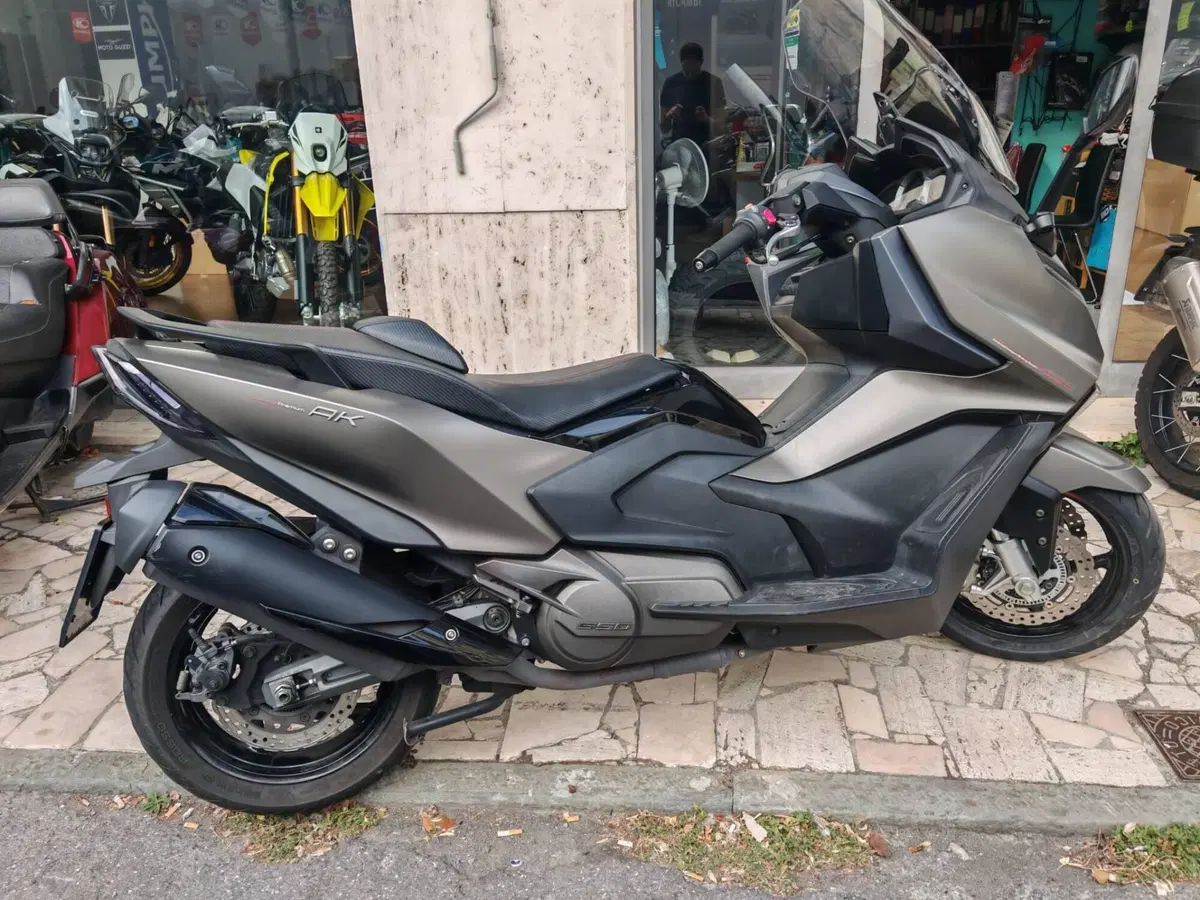 Kymco AK 550 Premium (2023 - 25) (6)