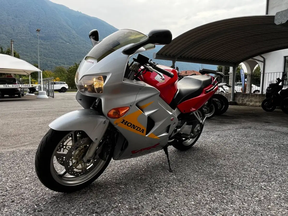 Honda VFR 750 (2)