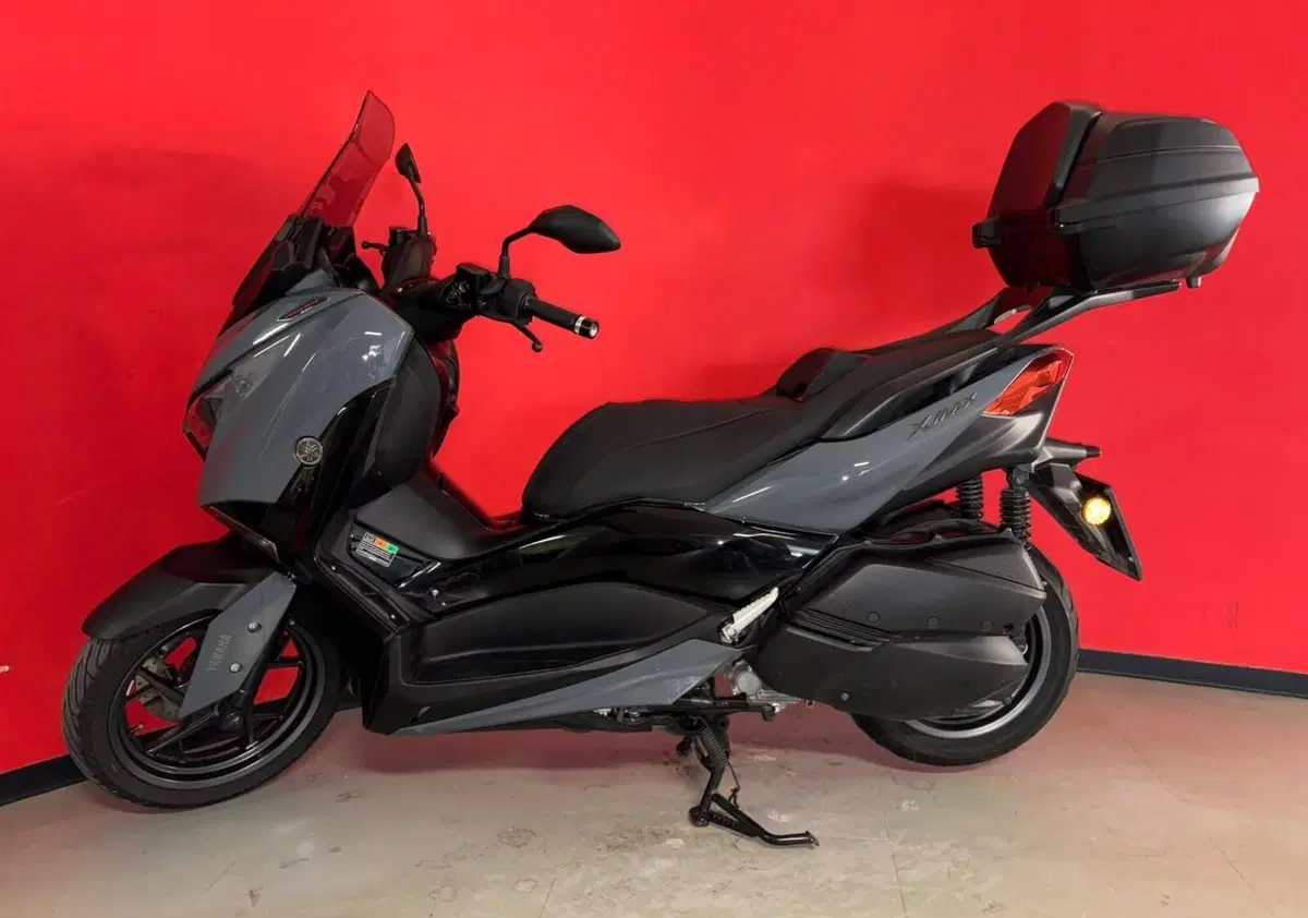 Yamaha X-Max 300 Tech Max (2021 - 24) (3)