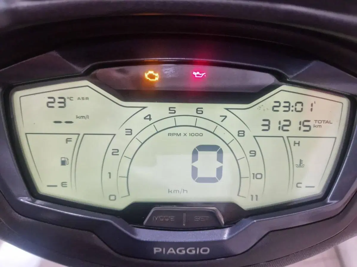 Piaggio Beverly 300 S (2021) (4)