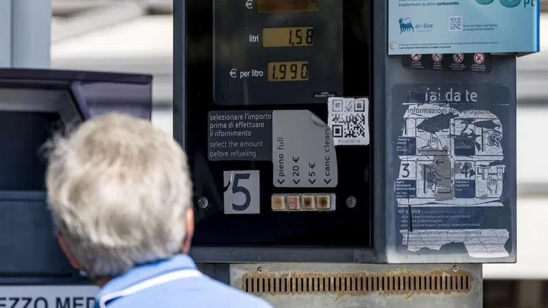 Tetto benzina a 1,99 euro: ma cosa ci guadagnano le compagnie a tagliare i prezzi?