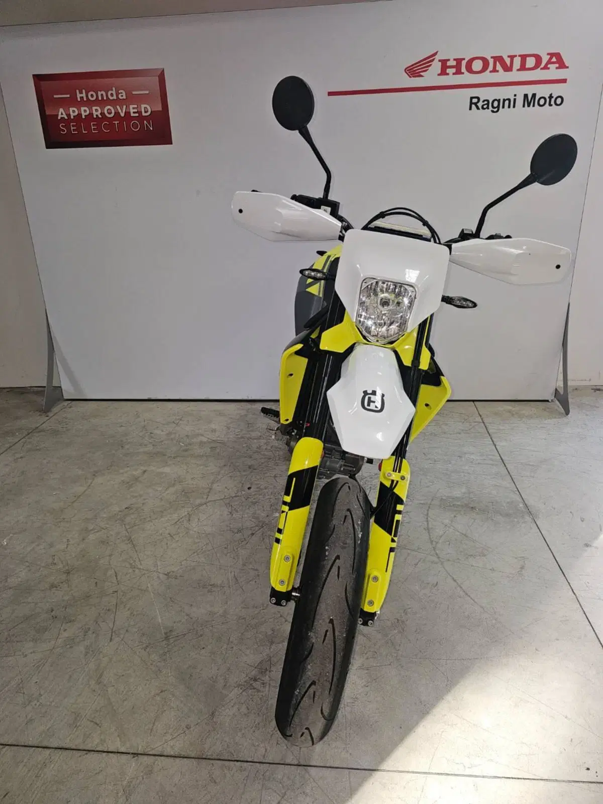 Husqvarna 701 Supermoto (2023 - 25) (3)
