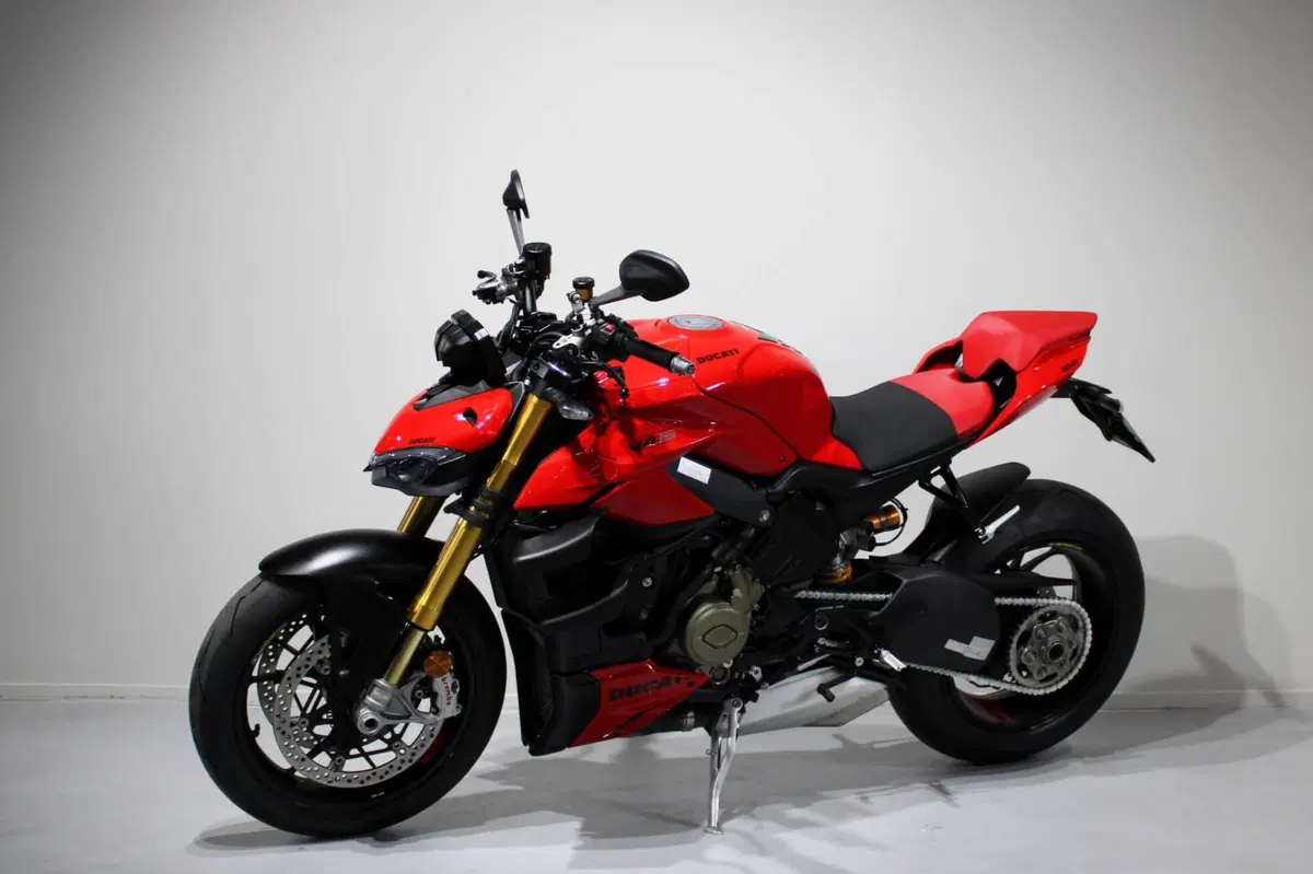 Ducati Streetfighter V4 S (2023 - 24) (3)