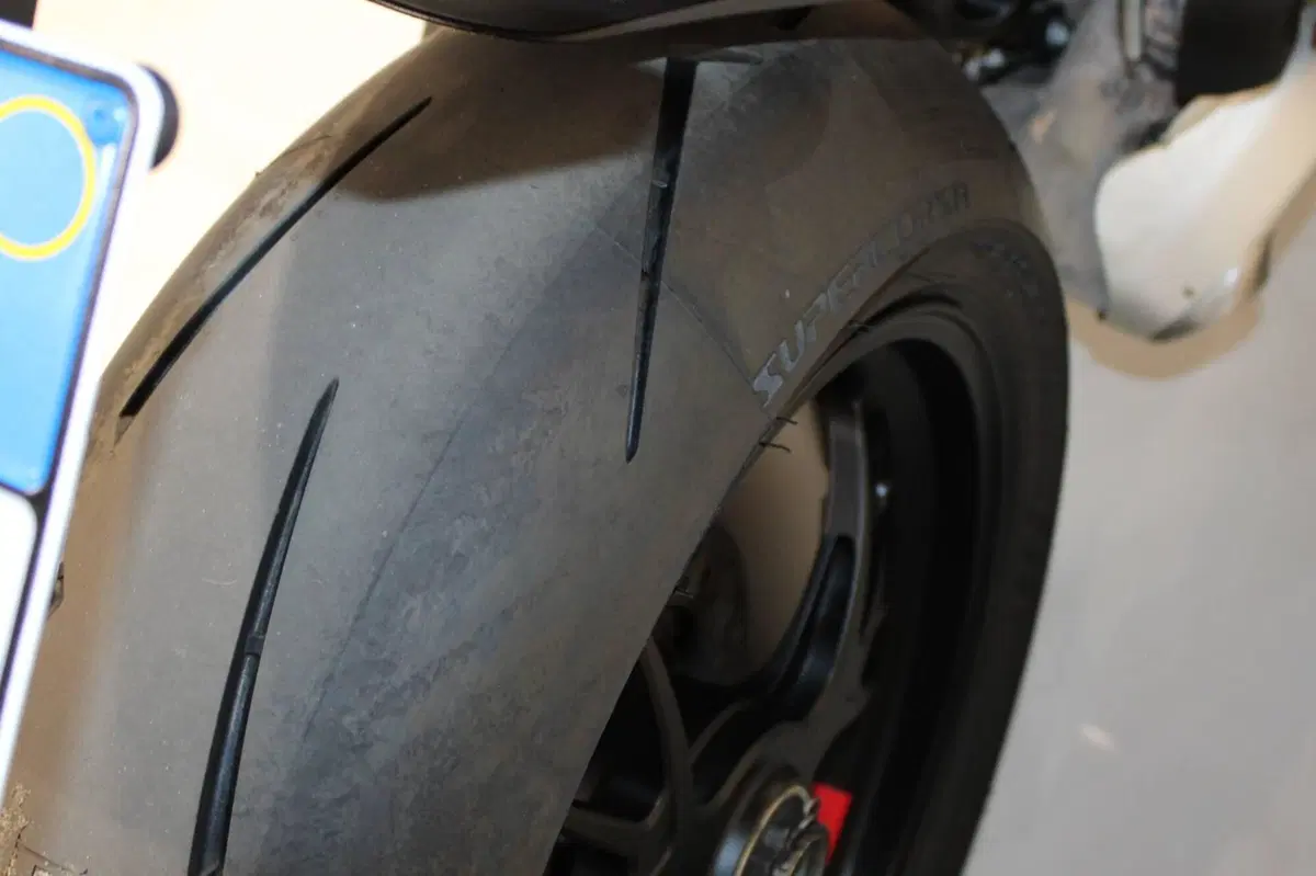 Ducati Streetfighter V4 S (2023 - 24) (7)