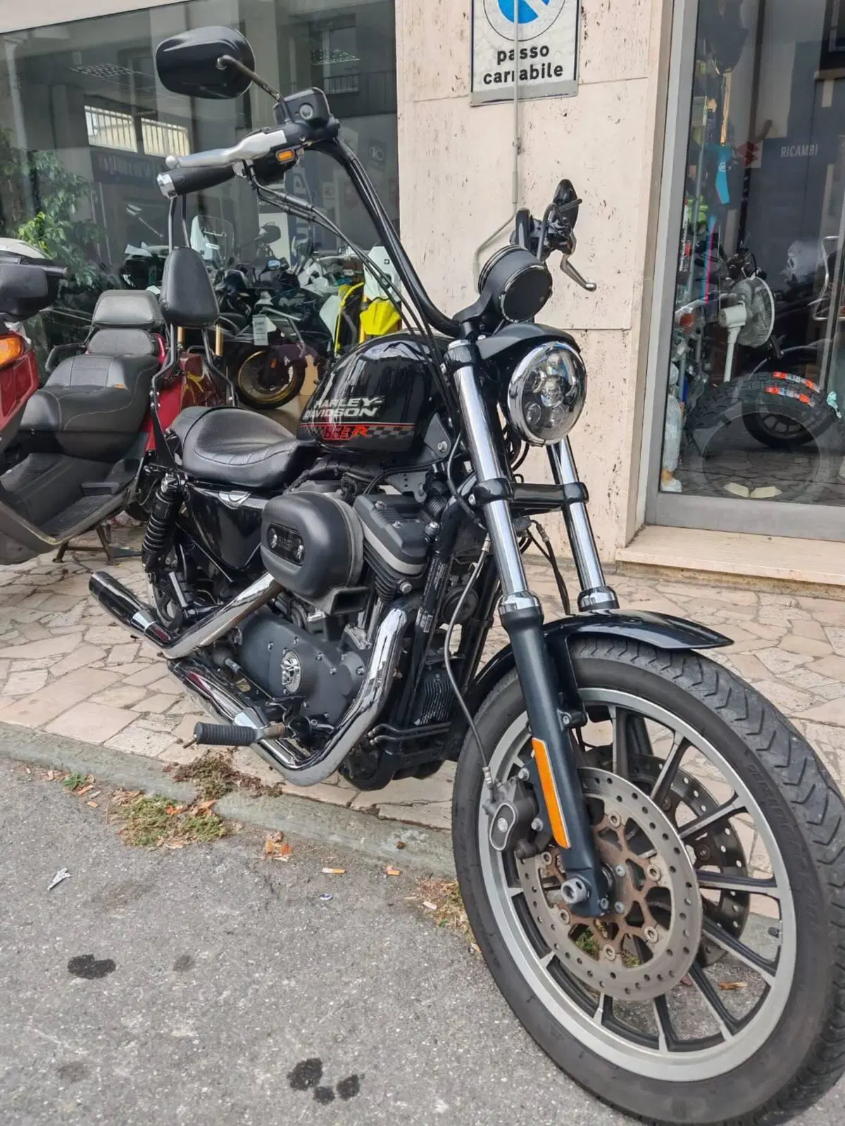 Harley-Davidson 883 R (2008 - 16) - XL 883R (2)