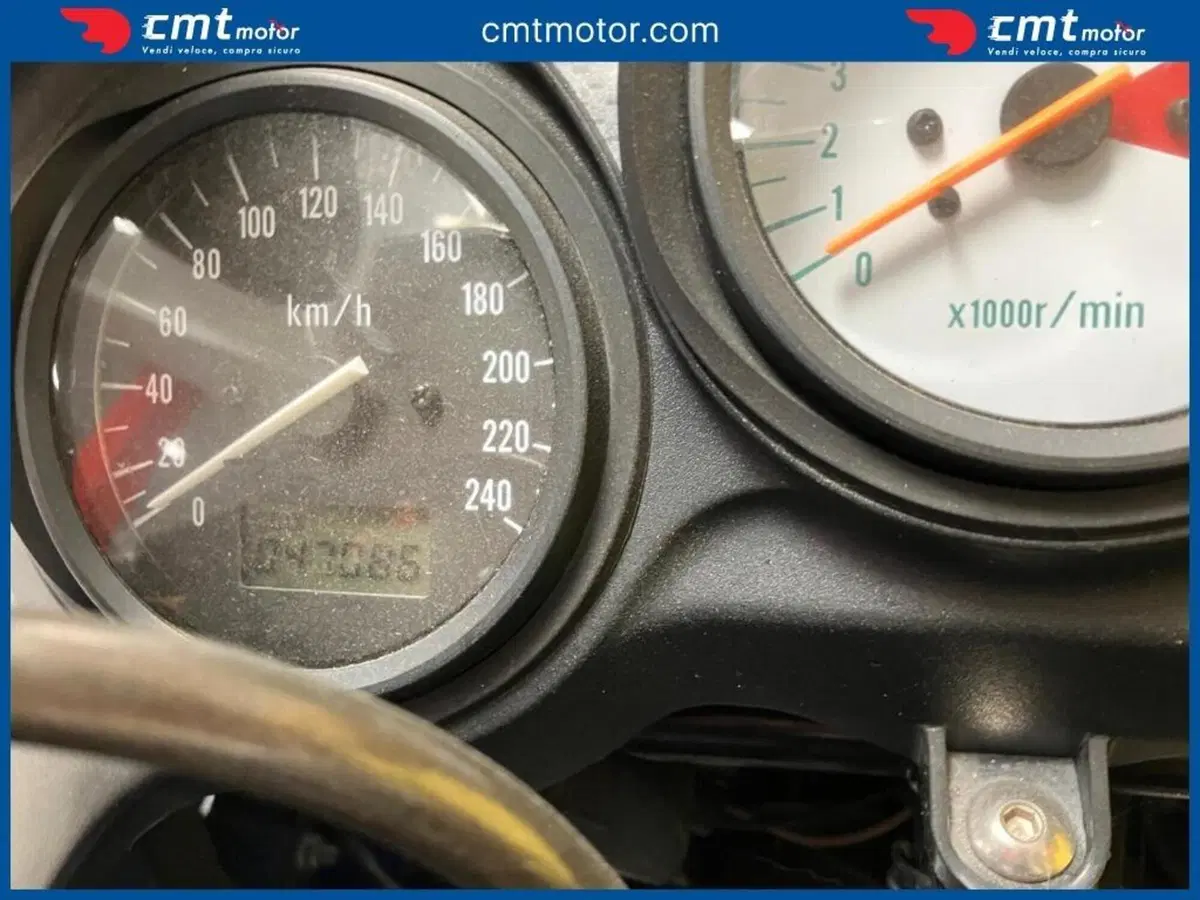 Suzuki SV 650 S (1999 - 02) (5)