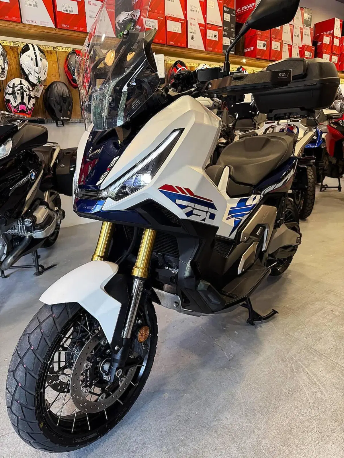 Honda X-ADV 750 Special Edition (2026 - 27) (2)
