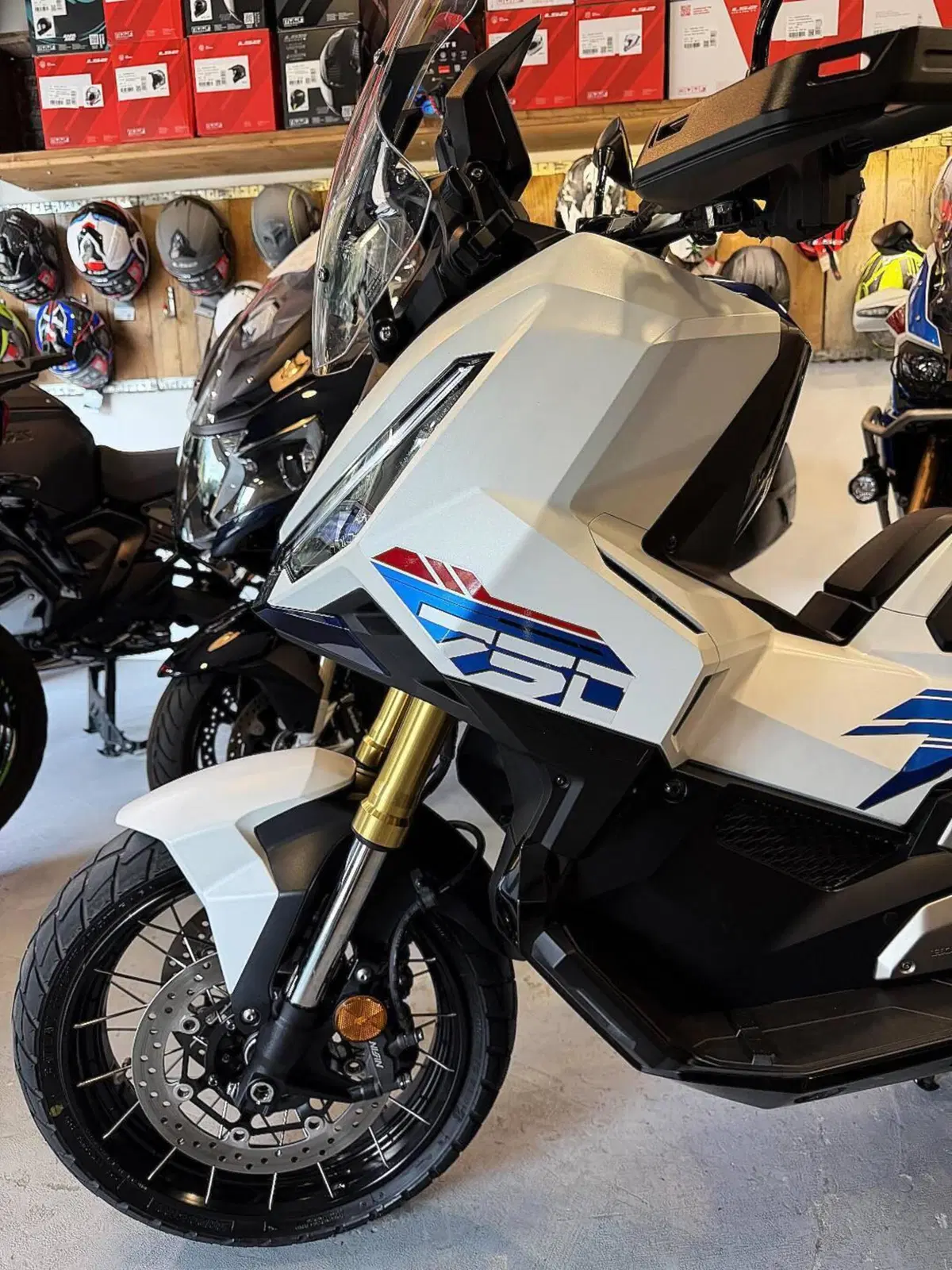 Honda X-ADV 750 Special Edition (2026 - 27) (7)