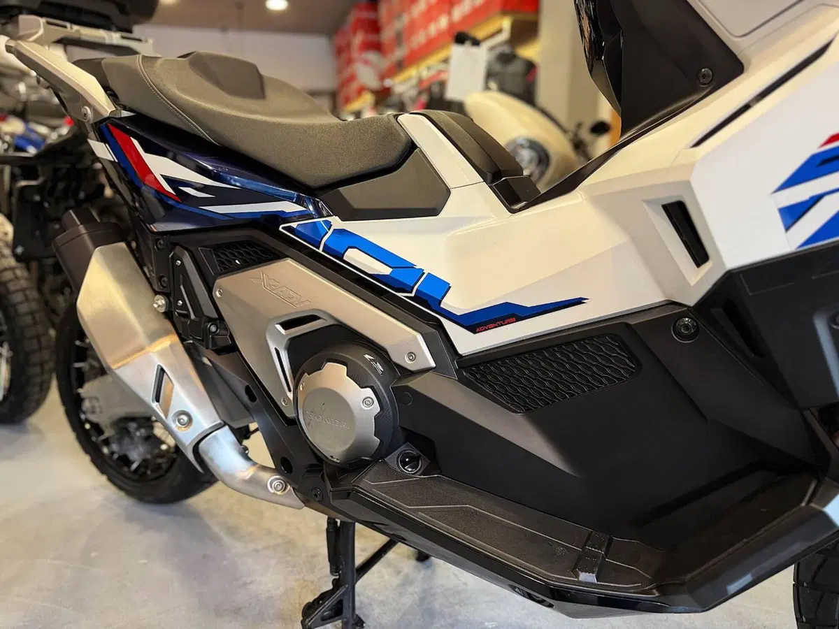 Honda X-ADV 750 Special Edition (2026 - 27) (12)