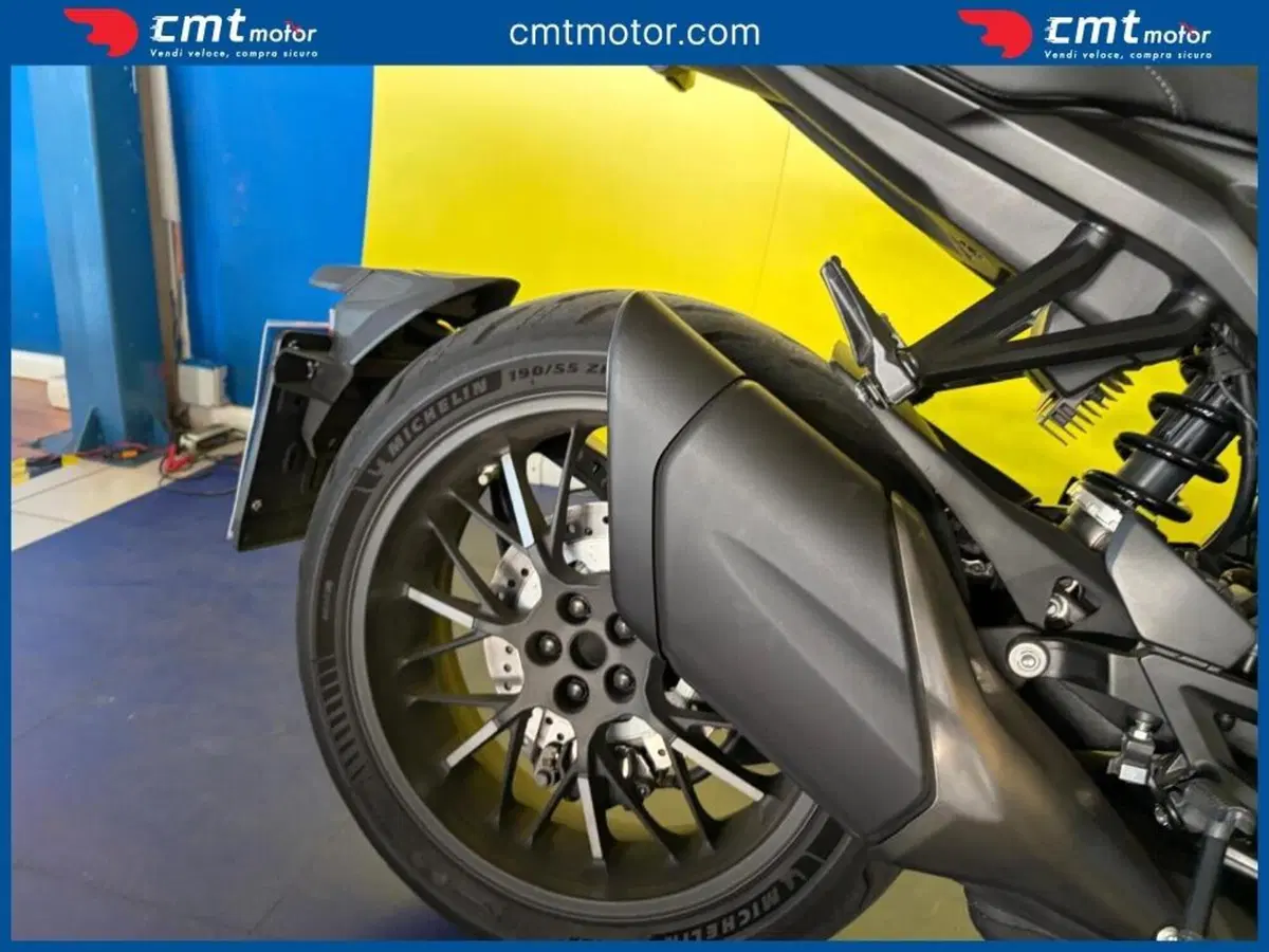 Honda CB 1000 R (2021 - 25) (6)