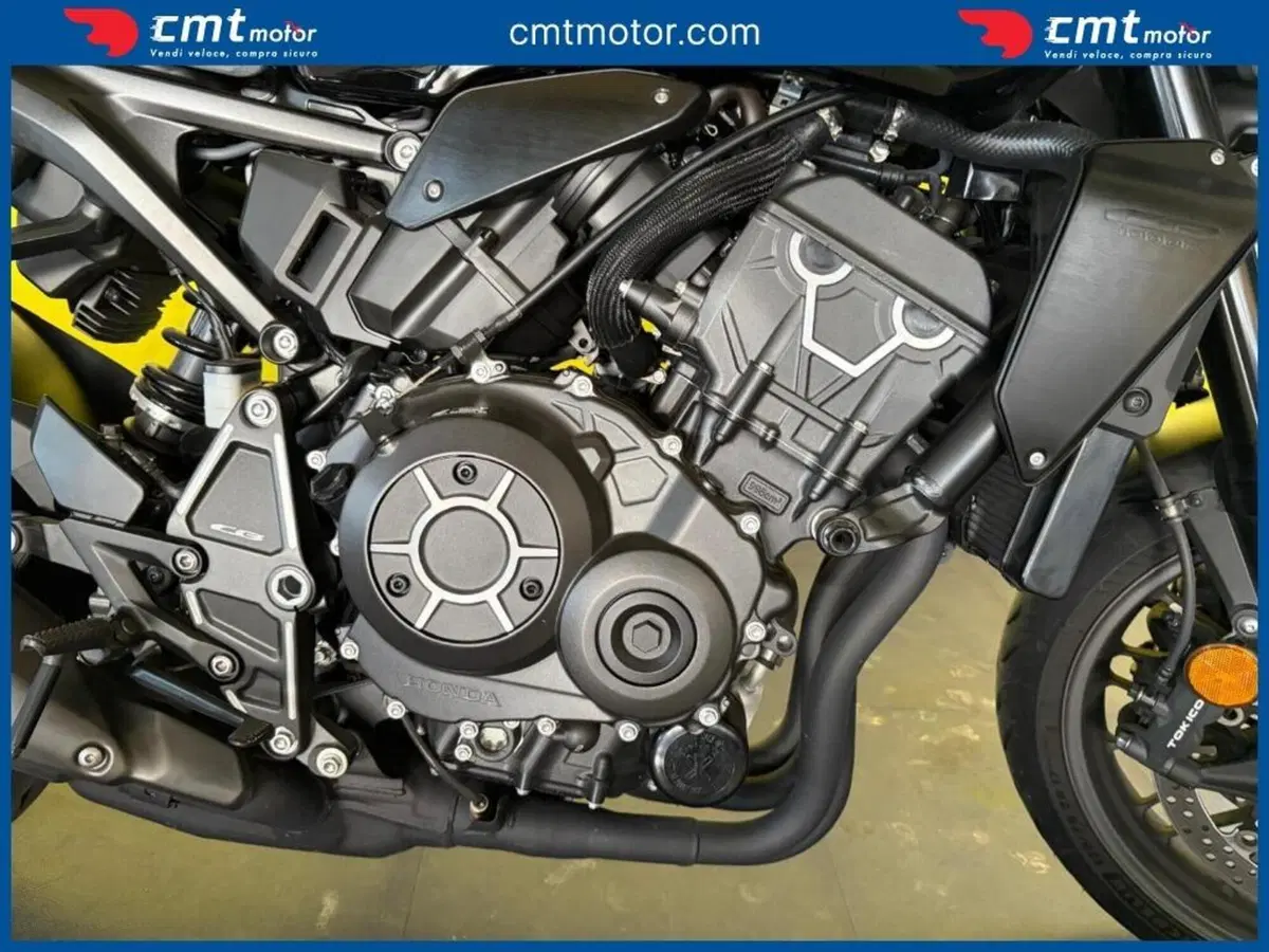 Honda CB 1000 R (2021 - 25) (11)
