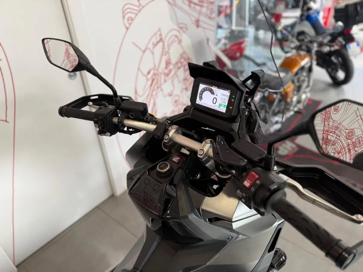 Honda X-ADV 750 DCT (2021 - 24) (8)