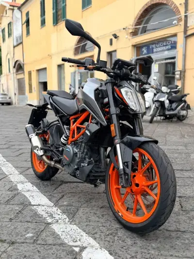 KTM 390 Duke (2021 - 23) usata