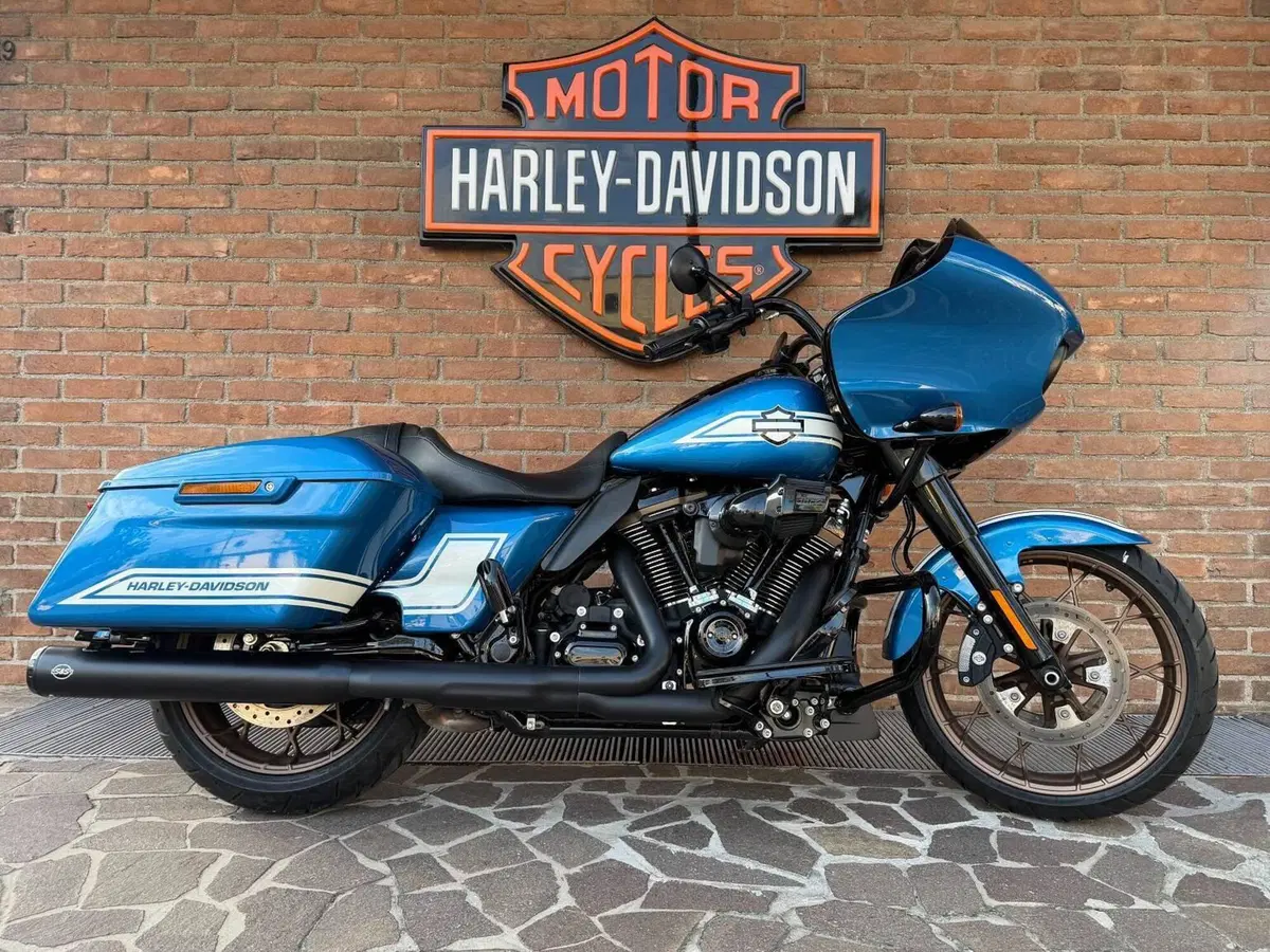 Harley-Davidson Road Glide ST Fast Johnnie Enthusiast (2023)
