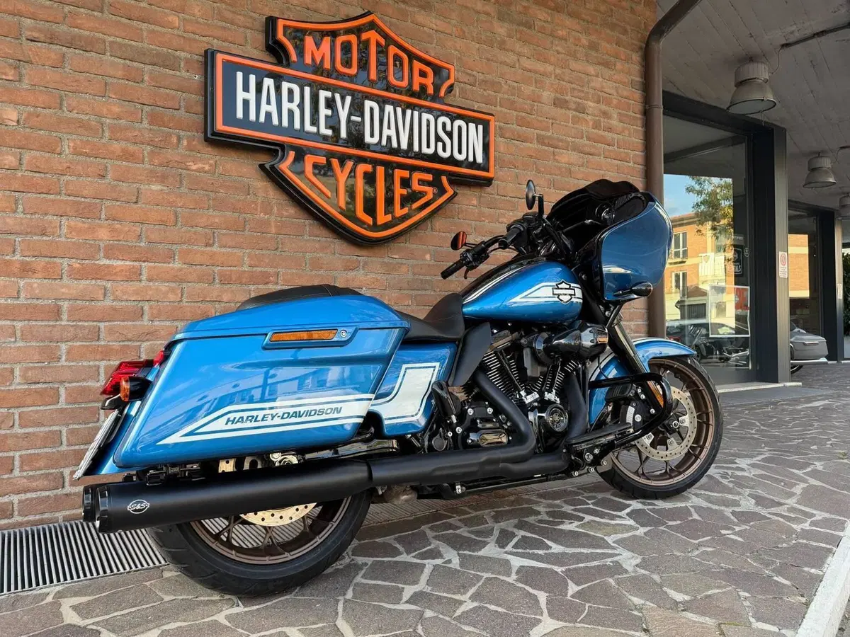 Harley-Davidson Road Glide ST Fast Johnnie Enthusiast (2023) (2)