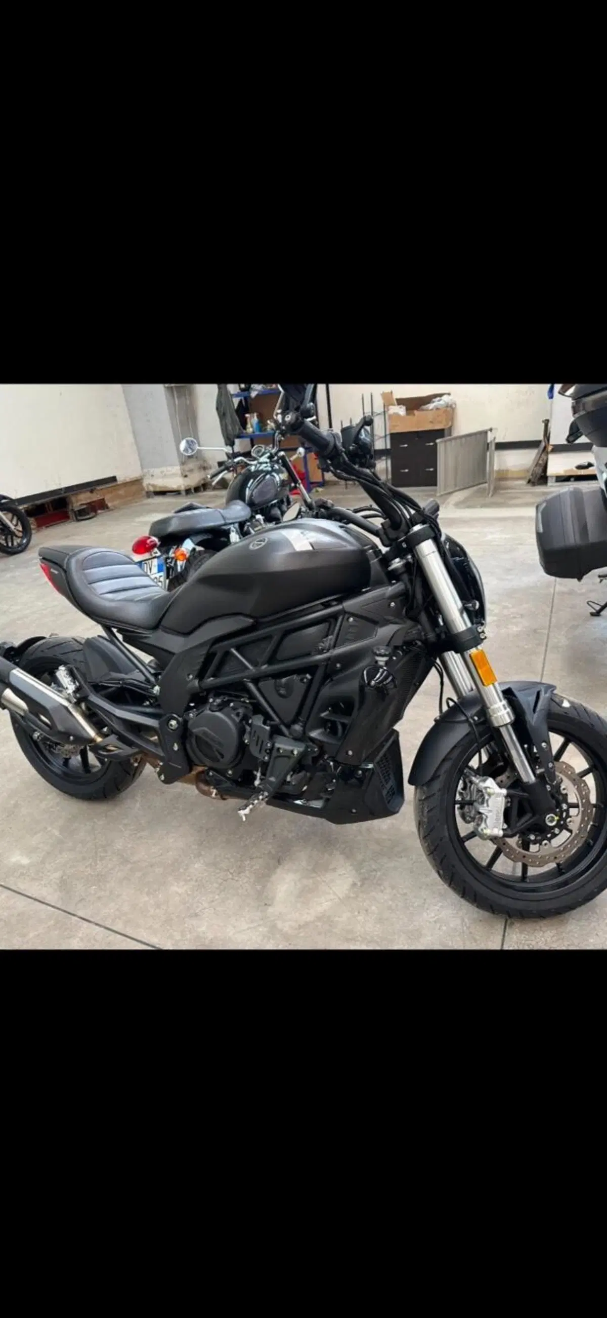 Benelli 502 C (2021 - 25) (3)