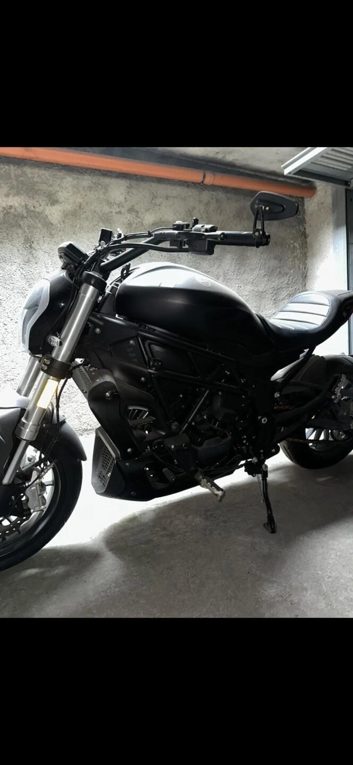 Benelli 502 C (2021 - 25) (5)
