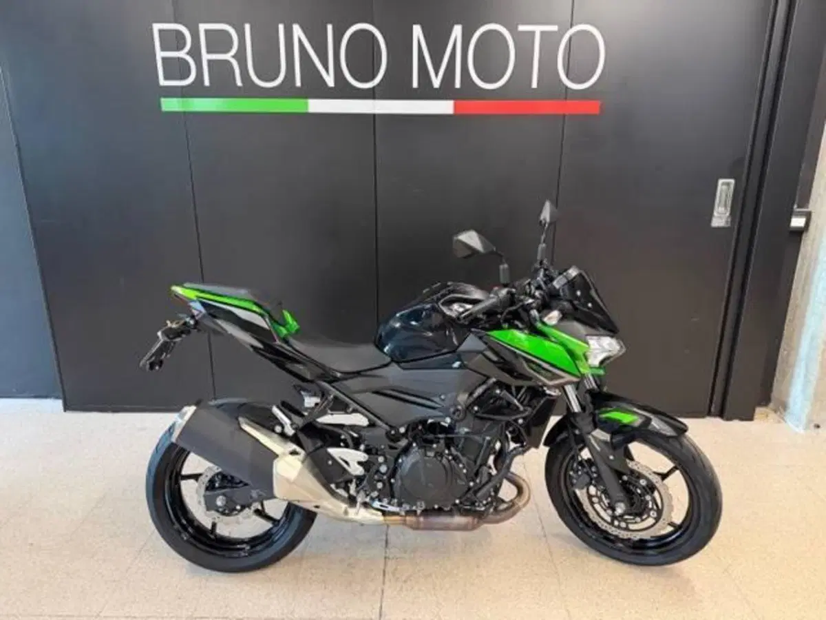 Kawasaki Z 400 (2023)