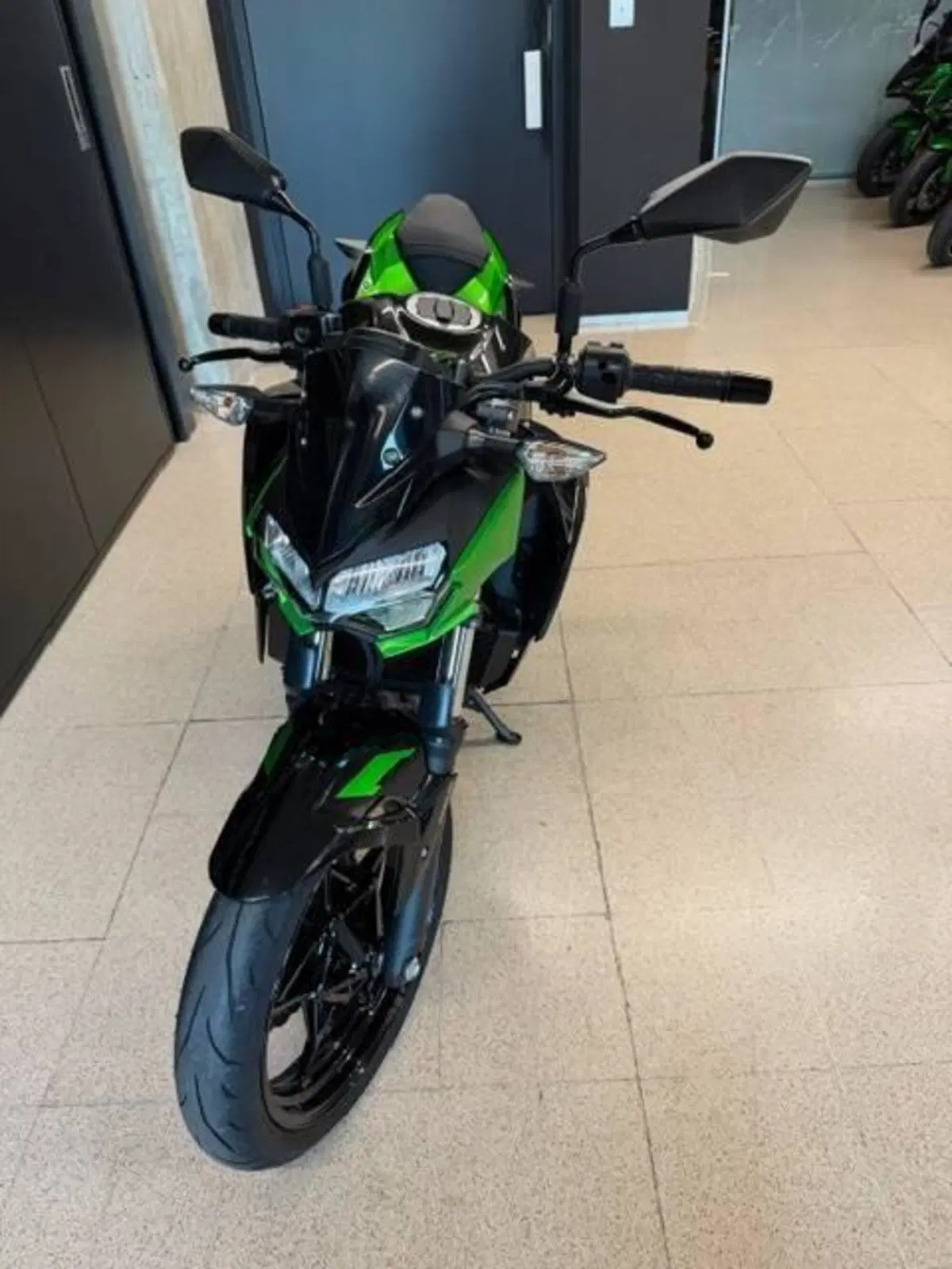 Kawasaki Z 400 (2023) (3)