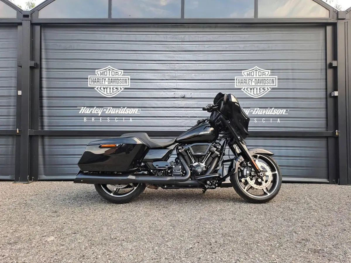 Harley-Davidson Street Glide (2024 - 26)